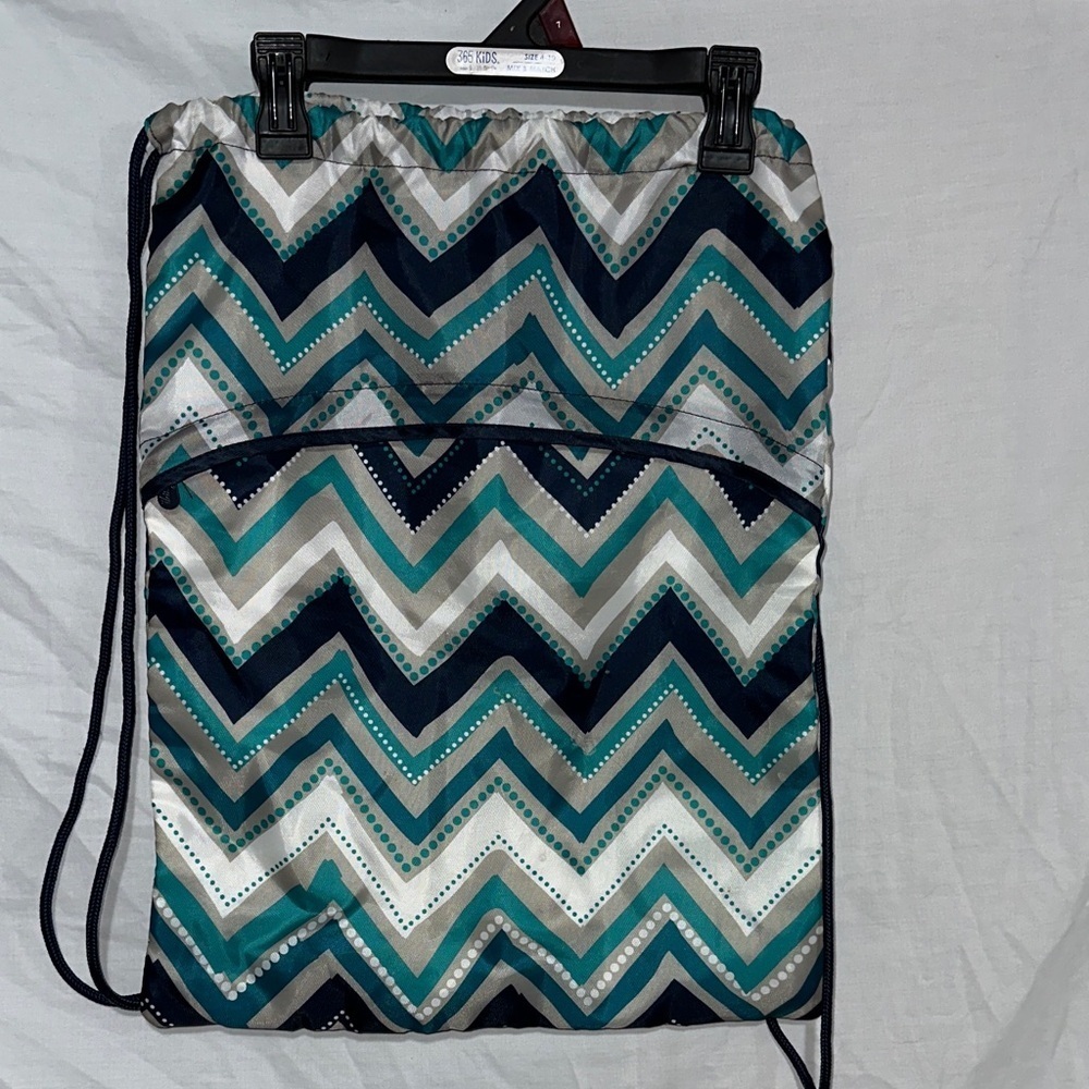Thirty-One Cinch Sac drawstring bag Dotty Chevron print